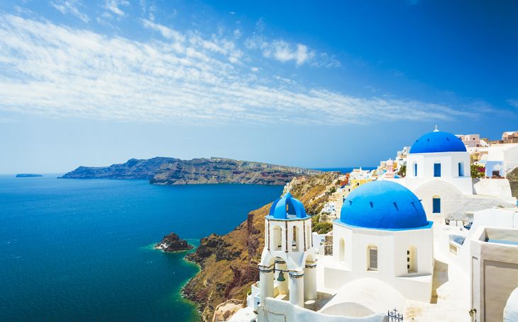 Greece becomes a key destination for international workers. Greece becomes a key destination for international workers.