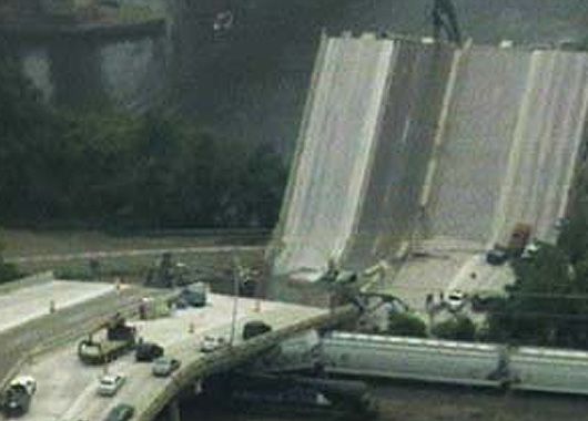 El desplome del puente sobre el río Mississipi
