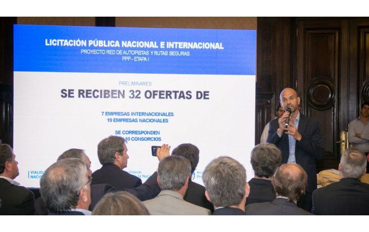 ámbito.com | Para este primer proyecto, el Gobierno recibió 32 ofertas en total de 10 consorcios, compuestos por 19 empresas nacionales y 7 internacionales. (Imagen de archivo).
