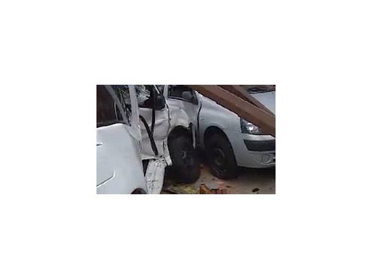 Belgrano: tres autos terminan incrustados en edificio tras choque