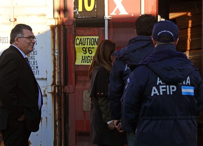 La AFIP allana la filial argentina de la Dart Sudamericana SRL.