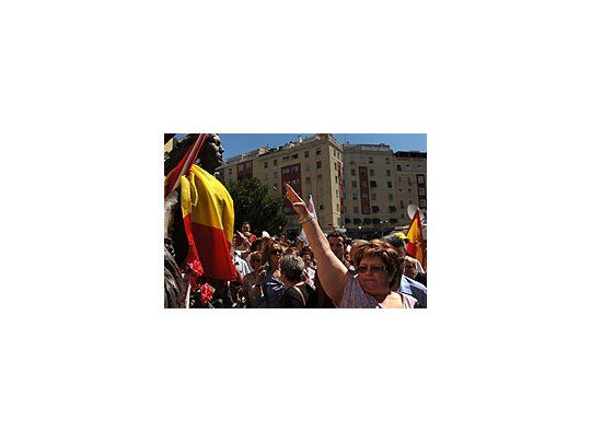 España: multitudinarias protestas por la liberación de un etarra
