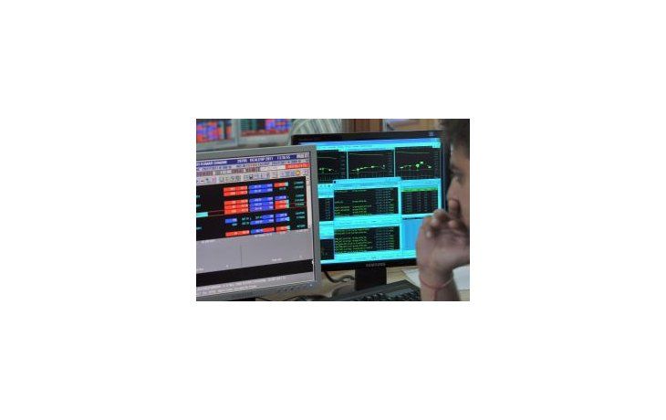 Los inversores operaron atentos a las acciones bancarias en de la última rueda de la semana.