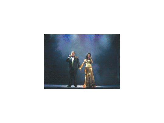 Los cantantes Héctor Pilatti y Alicia Vignola son las voces del espectáculo «Donde el tango vive».