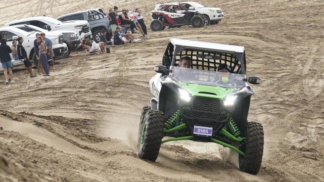 Inhabilitaron a un conductor en Pinamar por manejar con imprudencia por los médanos.