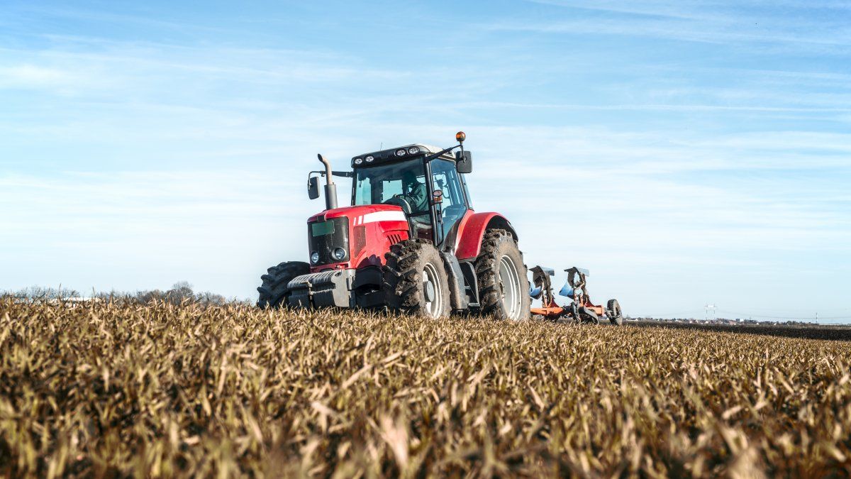 The sale of agricultural machinery fell 40% in January