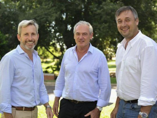 Respaldo. Frigerio, con la fórmula entrerriana que respalda la Rosada: Benedetti-Hein. Luego le brotó un dirigente que fuerza una PASO.