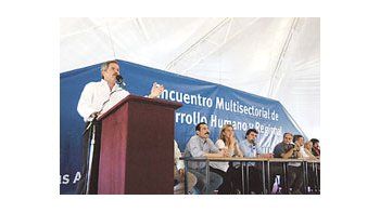 ámbito.com | Felipe Soláencabezó unencuentrojunto a ministrosy legisladores,en elmunicipio deMalvinasArgentinas,para seguiractivo en elarmado de susector en elconurbano apesar de quesoplan vientosde acuerdo,como leadmitió NéstorKi