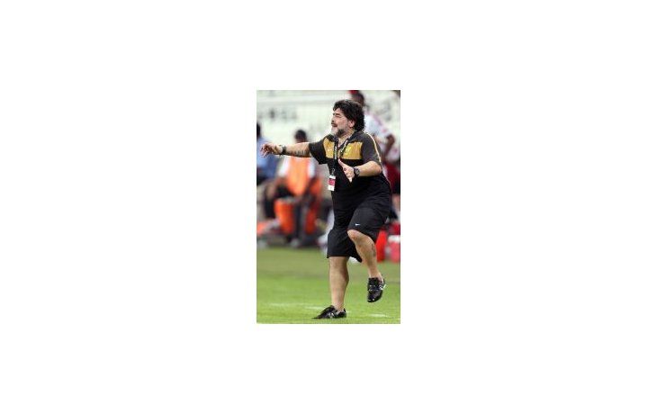 Furioso. Diego Maradona explotó cuando el árbitro le anuló un gol a sus dirigidos.