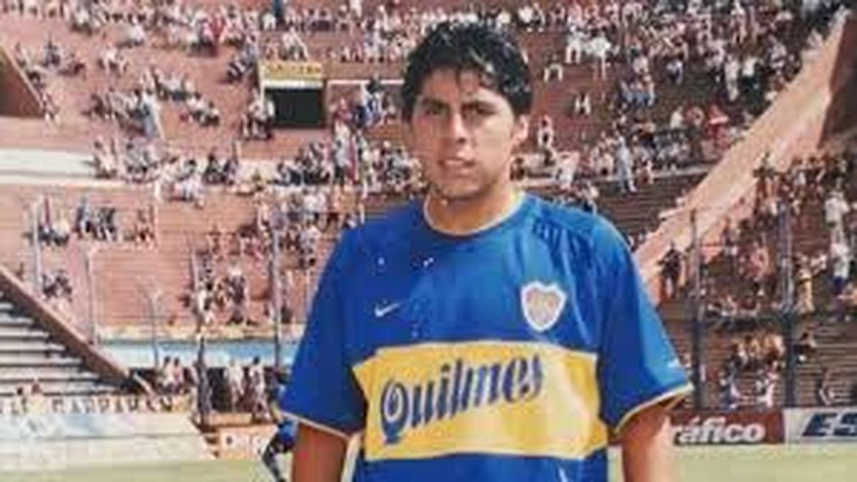 He won a superclásico wearing Boca’s 10, he retired at 24 years old and today he is a fumigator