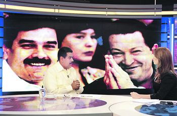 En el marco de su gira mediática, el presidente Nicolás Maduro dio ayer una entrevista al canal Telesur, en el que atacó a la oposición y ensalzó al fallecido Hugo Chávez.