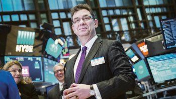 REFLEJOS. Albert Bourla, CEO de Pfizer, aprovechó la divulgación de los resultados parciales de la fase tres de la vacuna contra el SARS-CoV-2 para hacerse con una fortuna en la Bolsa.&nbsp;