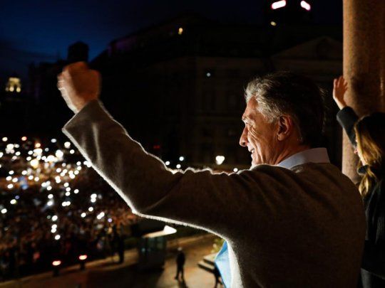 Macri saludó a la gente que se movilizó a favor del Gobierno el sábado.