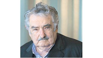 ámbito.com | José Mujica mantiene relaciones cordiales con el Gobierno de Cristina de Kirchner, pero eso no le impidió en más de una oportunidad embestir duramente contra el peronismo. Los radicales y hasta el campo también han sido víctimas de su lengua afilada.