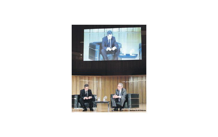 ámbito.com | El expresidente Nicolas Sarkozy disertó en la Usina del Arte ante empresarios y directivos de empresas. Habló del control de cambios y del Mercosur. Ofició de mediador el exembajador Carlos Pérez Llana.