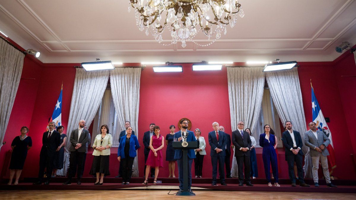 Boric renewed part of his cabinet one year after taking office as president