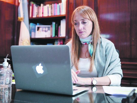Respaldo. La senadora nacional, Anabel Fernández Sagasti, acompañó la iniciativa de la diputada provincial Laura Soto.