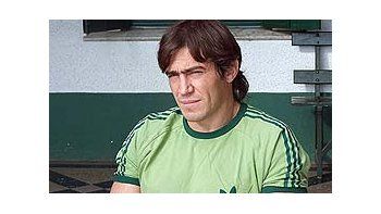 ámbito.com | Pablo Gómez Cora pretende que los jugadores rentados puedan disputar partidos en sus clubes.