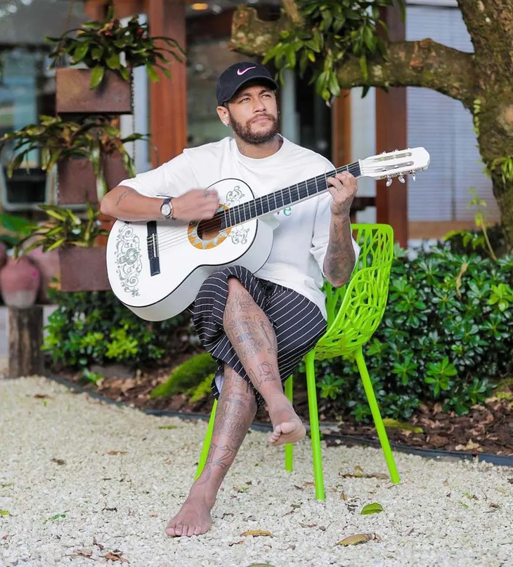 Neymar disfruta de varias propiedades repartidas en todo el mundo. Neymar disfruta de varias propiedades repartidas en todo el mundo.