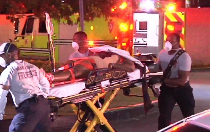 Al menos dos muertos y al menos 25 heridos en el segundo ataque con armas en el fin de semana en Miami.
