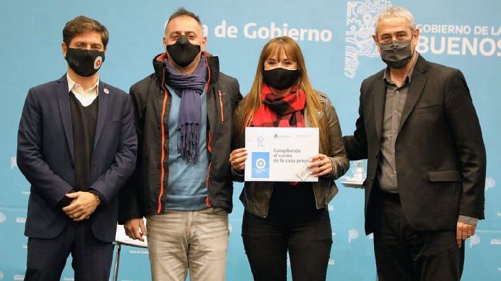 En el marco del programa nacional Casa Propia-L&iacute;nea Construcci&oacute;n, se efectu&oacute; la entrega de 12 pr&eacute;stamos individuales para edificaci&oacute;n en lote propio, que integran un total de 249 que se otorgaron para familias del municipio de La Plata.