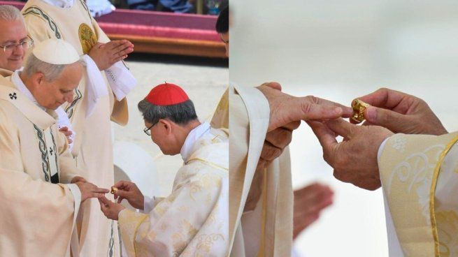 El anillo del pescador está confeccionado con oro puro. 