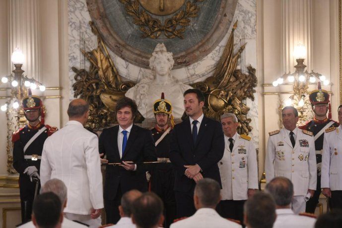 Javier Milei encabezó la entrega de sables. Javier Milei encabezó la entrega de sables.