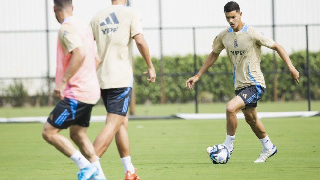 Dolor. Carboni se rompió los ligamentos de la rodilla.