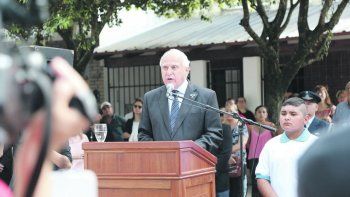 blanco. Tras el acto por el Día del Veterano de Guerra y Caídos en Malvinas, Lifschitz apuntó los dardos a la sindicalista Sonia Alesso.