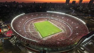 La dirigencia de River cerro un acuerdo estratégico integral por u$s 110.000.000 para la explotación comercial del Estadio Monumental. La dirigencia de River cerro un acuerdo estratégico integral por u$s 110.000.000 para la explotación comercial del Estadio Monumental.