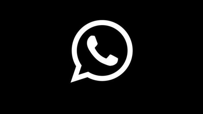 No hace falta descargar aplicaciones adicionales ni tener conocimientos avanzados en tecnología para activar el modo oscuro.