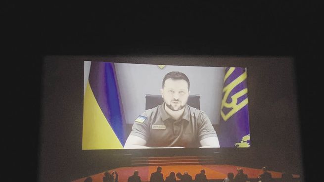 Apertura. Una postal atípica para Cannes: la palabra de Zelenski.