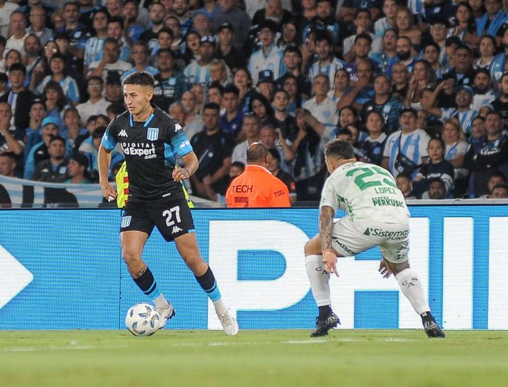 Racing reaches the classic against Boca after losing at home against Sarmiento. Racing reaches the classic against Boca after losing at home against Sarmiento.