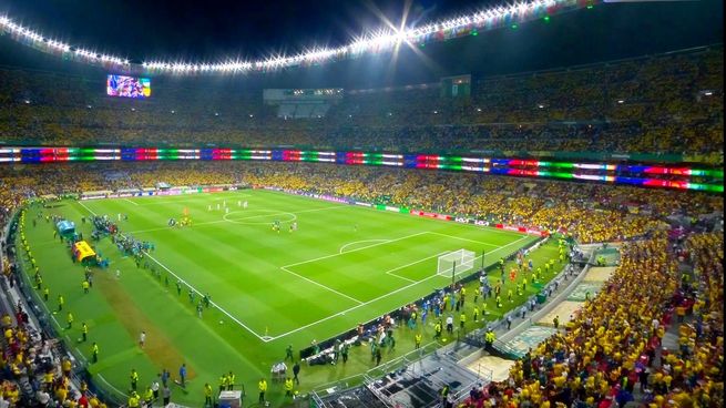 Lleno total en Colombia vs. Uzbekistán en el Azteca.