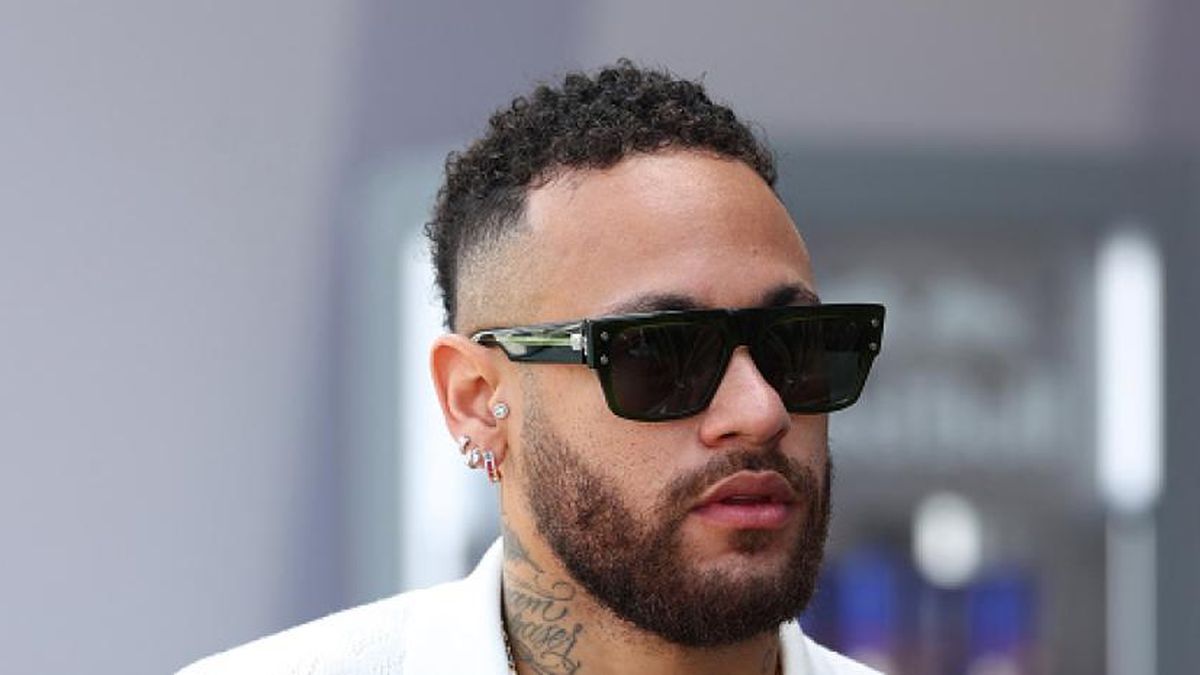 Neymar’s father denied being the one to pay Dani Alves’ bail