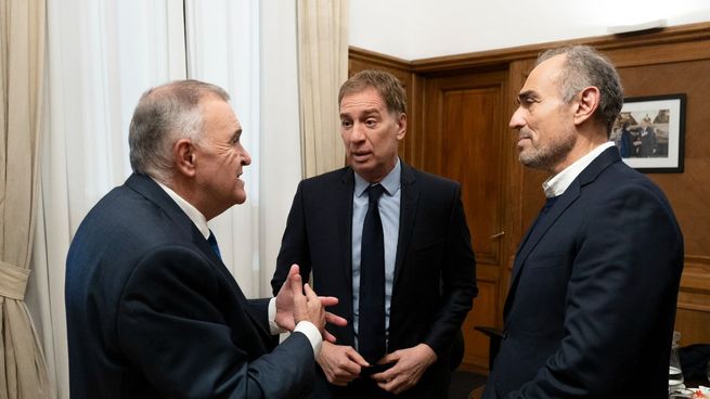 Osvaldo Jaldo (Tucumán) se reunió el miércoles con Diego Santilli y Lule Menem en la Rosada. El gobernador PJ ofrece colectoras de LLA en su provincia.