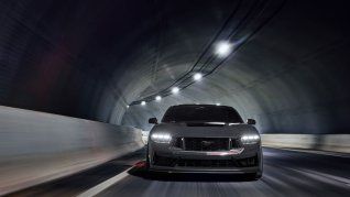 El Mustang Dark Horse, uno de los modelos provenientes de EEUU El Mustang Dark Horse, uno de los modelos provenientes de EEUU