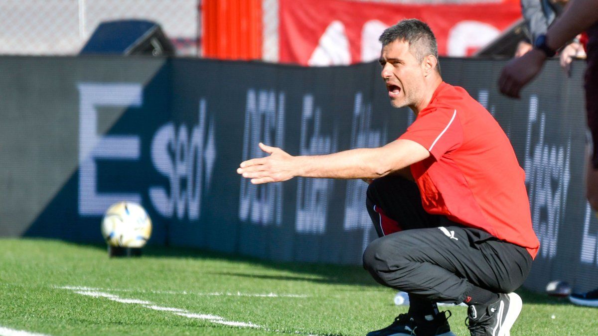Under insults and whistles, Independiente lost to Banfield and ran out of coach