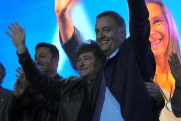 Javier Milei y Manuel Adorni.