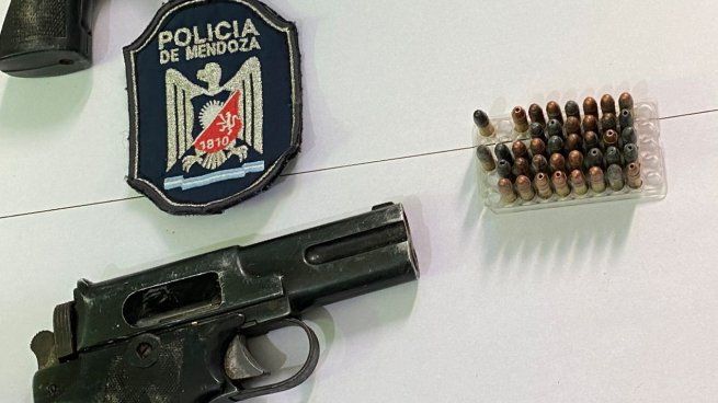 Armas. La barra de Almirante Brown fue detenida en Mendoza.&nbsp;