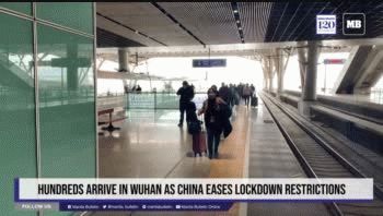 el renacer de wuhan: llegaron cientos de personas en el primer dia de reapertura parcial