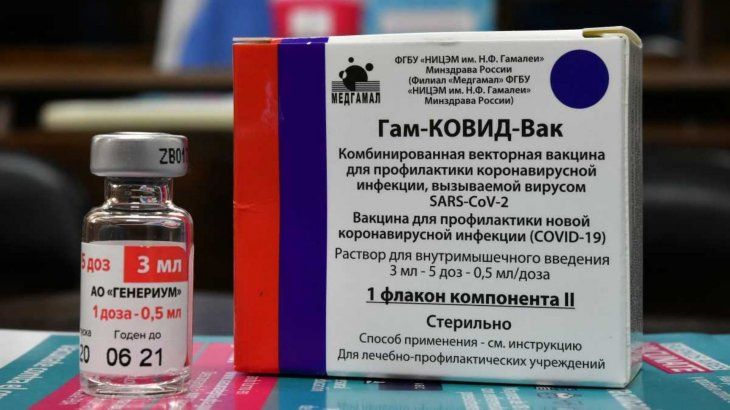 Rusia asegura que la vacuna Sputnik V protege contra el coronavirus por al menos un año. 