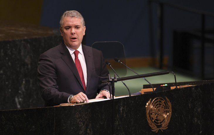 El presidente de Colombia, Iv&aacute;n Duque, conden&oacute; las muertes de tres polic&iacute;as en el marco de las propuestas.