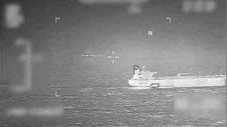 La secretaria de Seguridad Nacional Kristi Noem informó sobre una maniobra de decomisación del equipo táctico de la Guardia Costera.