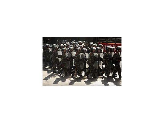 Patrullan las calles las fuerzas de seguridad para evitar nuevas protestas de los clanes de la minoría uigures.