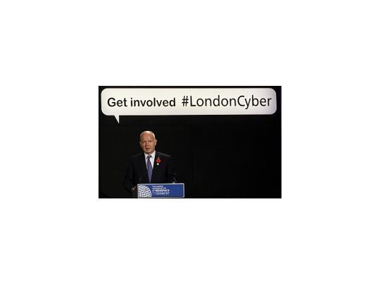 El ministro británico William Hague pronunció el discurso de apertura.