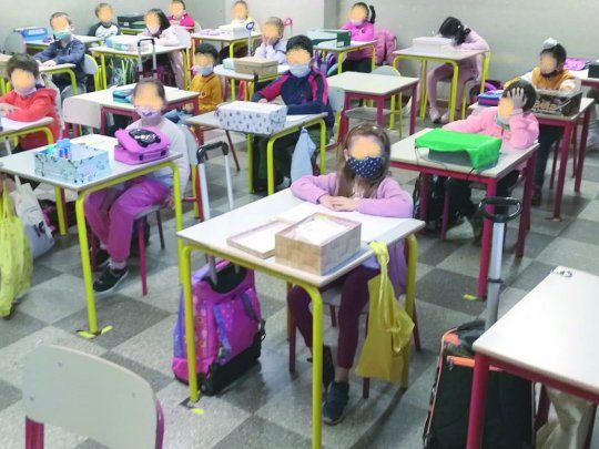 Protocolo. En la escuela de Bérgamo se dictan clases presenciales desde septiembre. No tuvieron contagios en alumnos o maestros. Ningún docente fue, hasta ahora, vacunado.