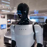 El proyecto combina la tecnología de Tesla con el modelo de IA Grok. El proyecto combina la tecnología de Tesla con el modelo de IA Grok.