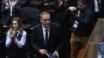 YPF aceptó la renuncia de Manuel Adorni.