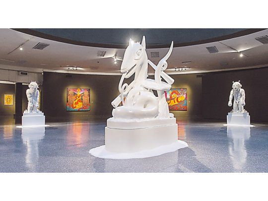 Perrotta. Las serpientes y dragones del artista en el Palais de Glace.